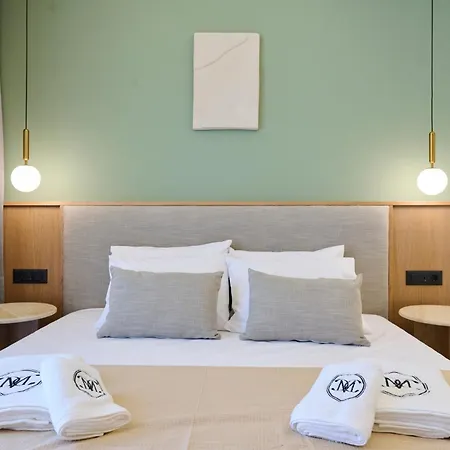 Monarco Executive Отель *