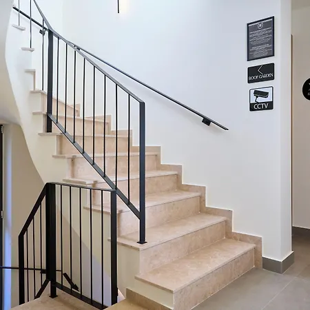 Monarco Executive Родос