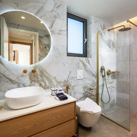 Monarco Executive Hotel *