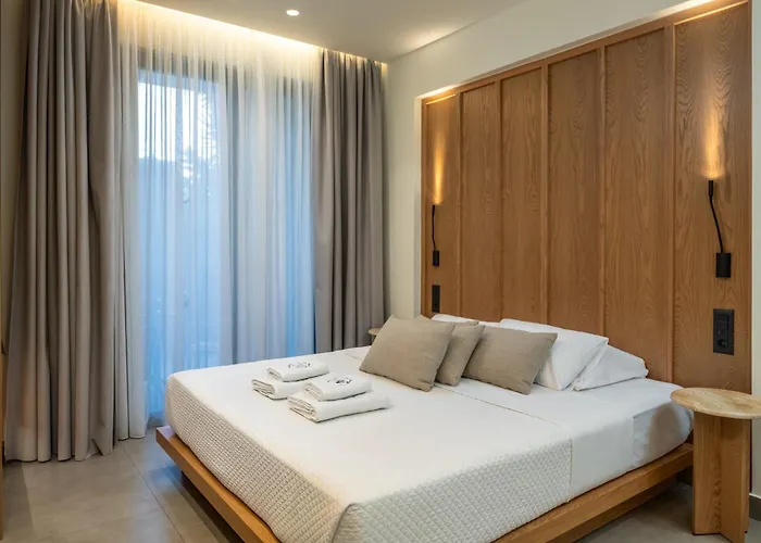 Monarco Executive Hotel *