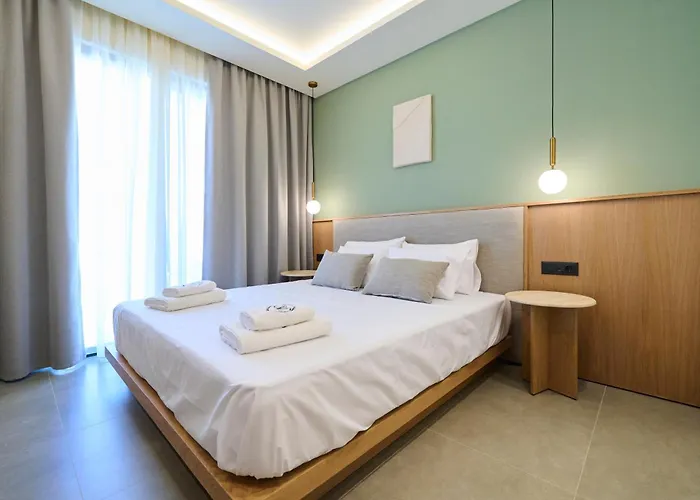 Monarco Executive Hotel *