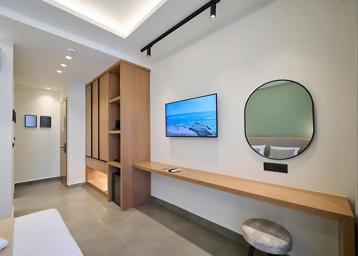 Monarco Executive Hotel *