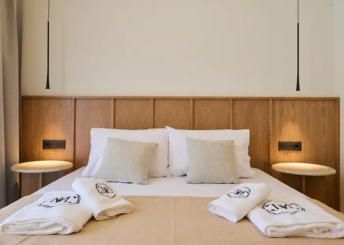 Monarco Executive Hotel *