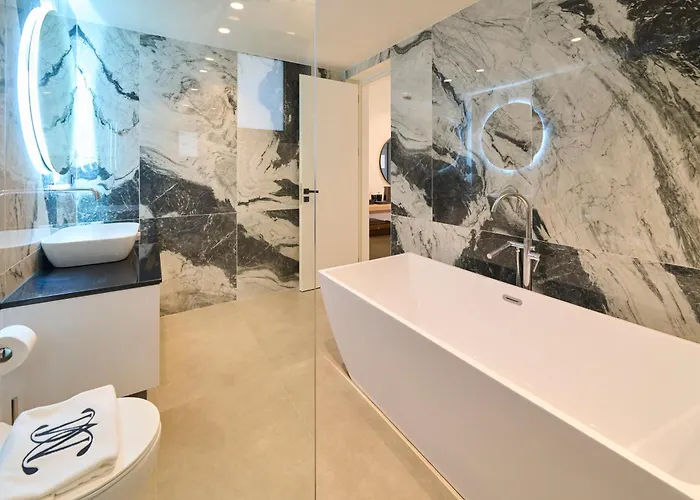 Hotel Monarco Executive *